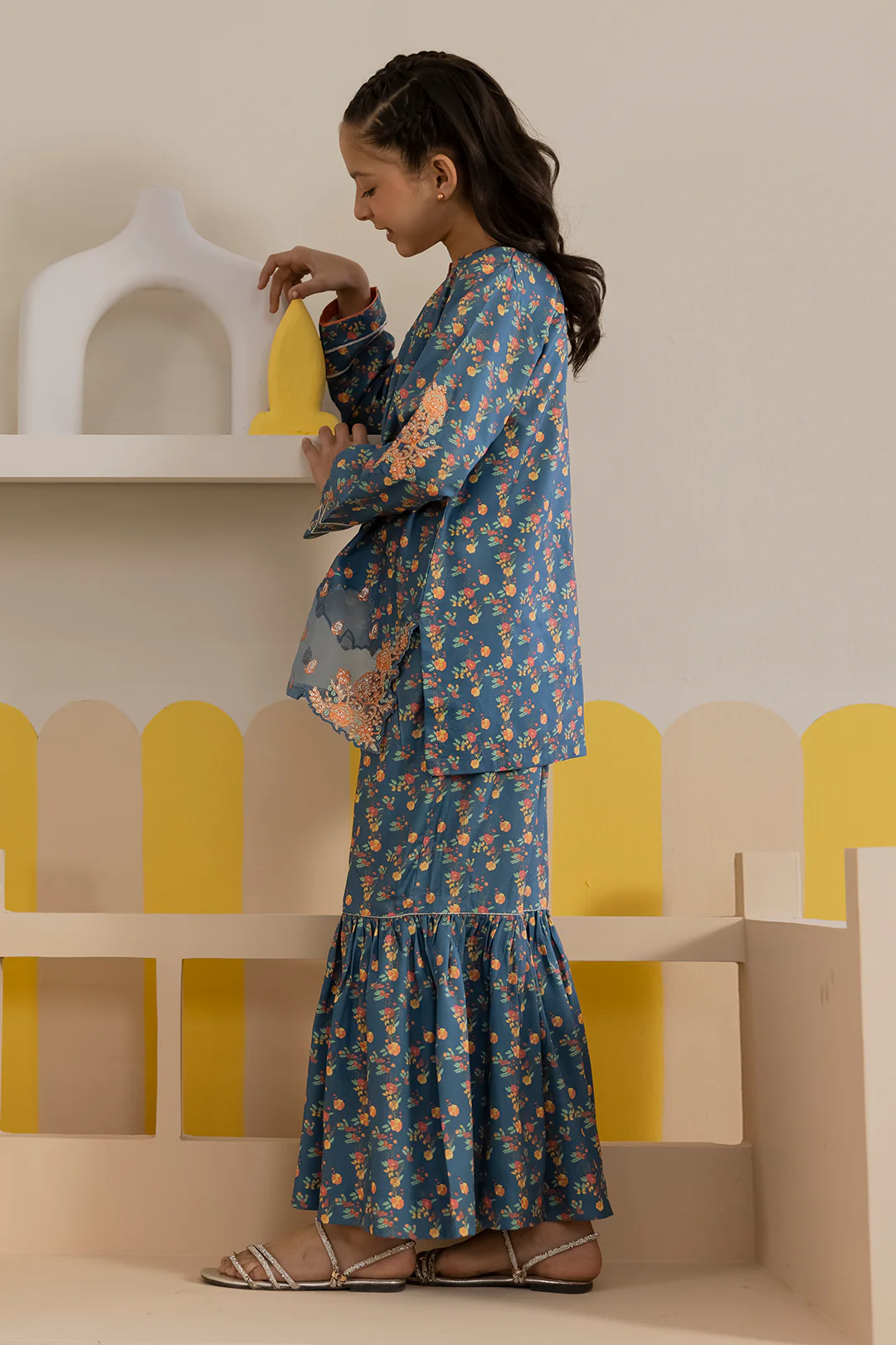 Embroidered Kurta Trouser - 2731 - Image 6