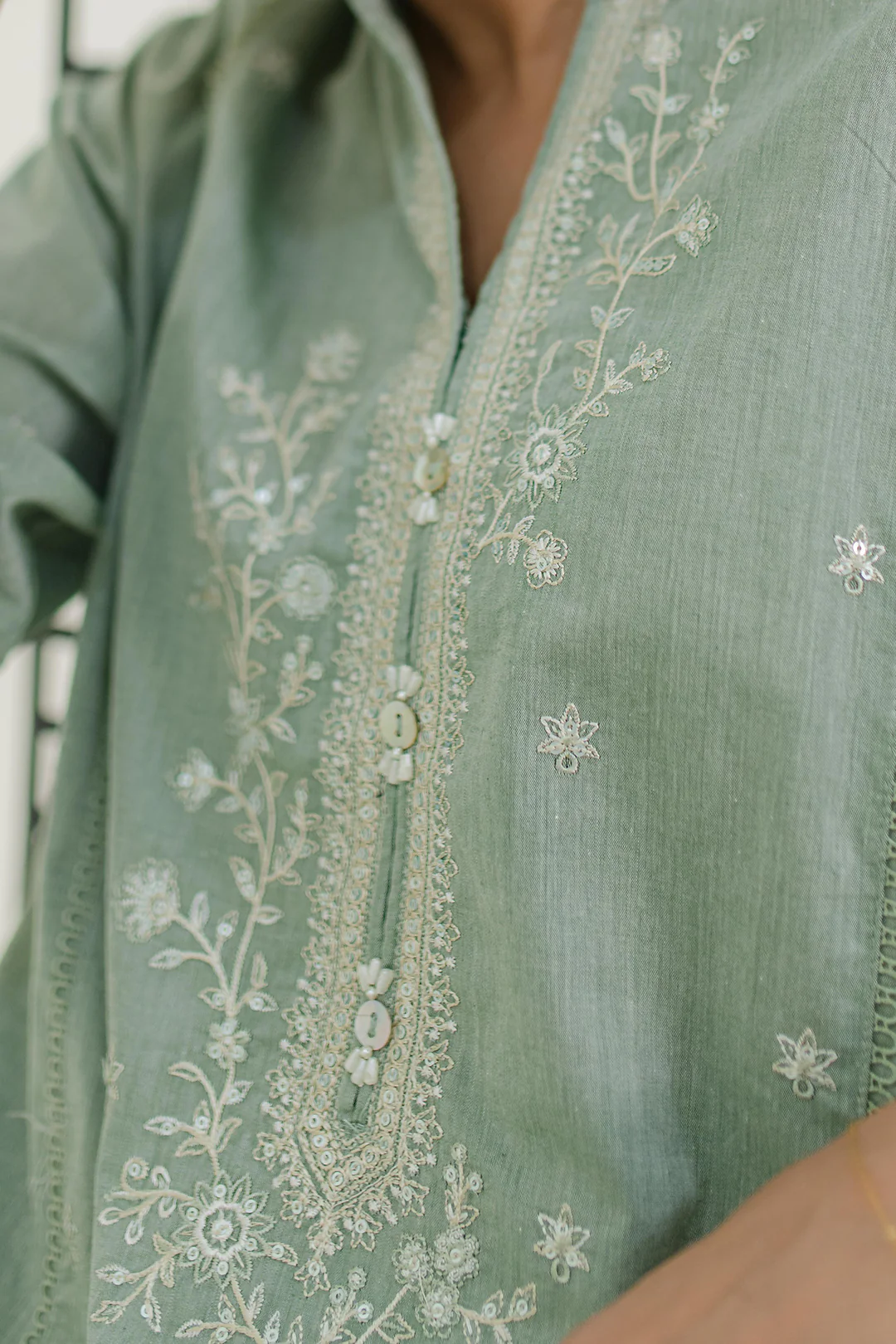 Embroidered Kurta Trouser - 1279 - Image 4