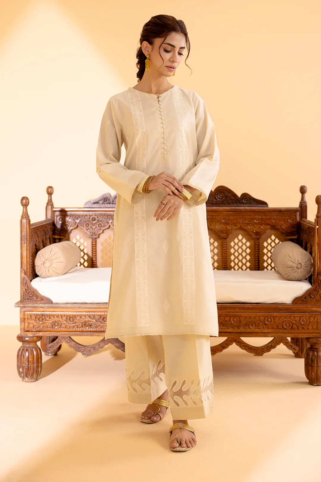 Embroidered Kurta Trouser - 3314 - Image 3