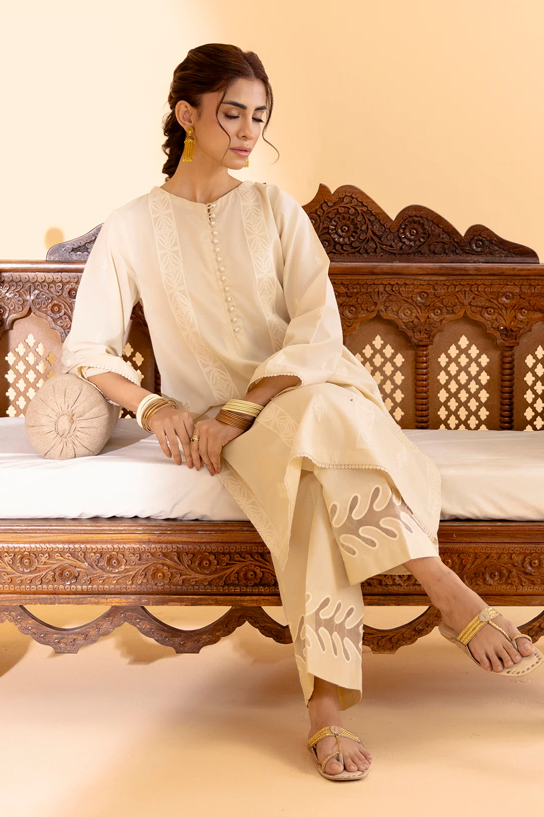 Embroidered Kurta Trouser - 3314 - Image 4