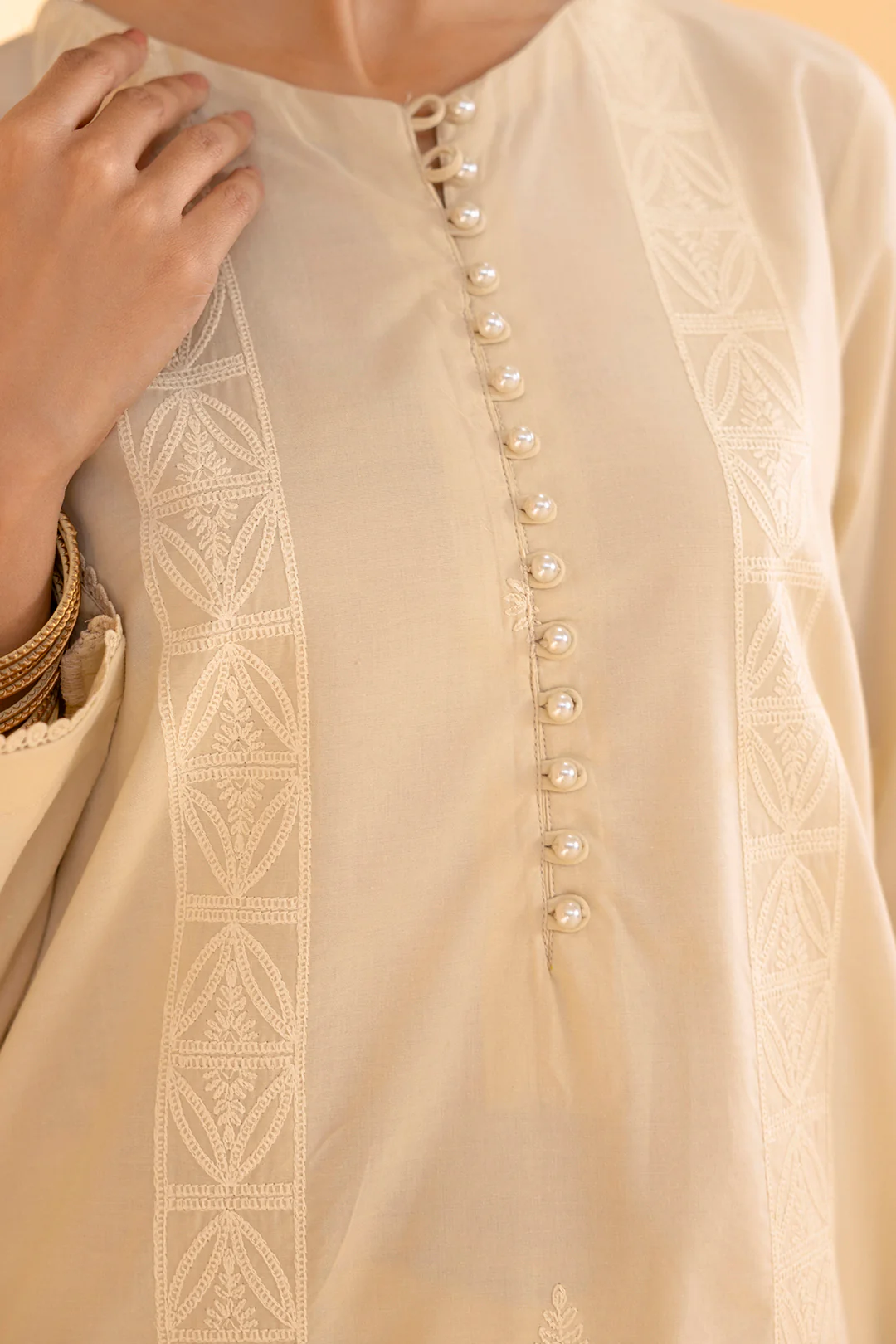 Embroidered Kurta Trouser - 3314 - Image 5