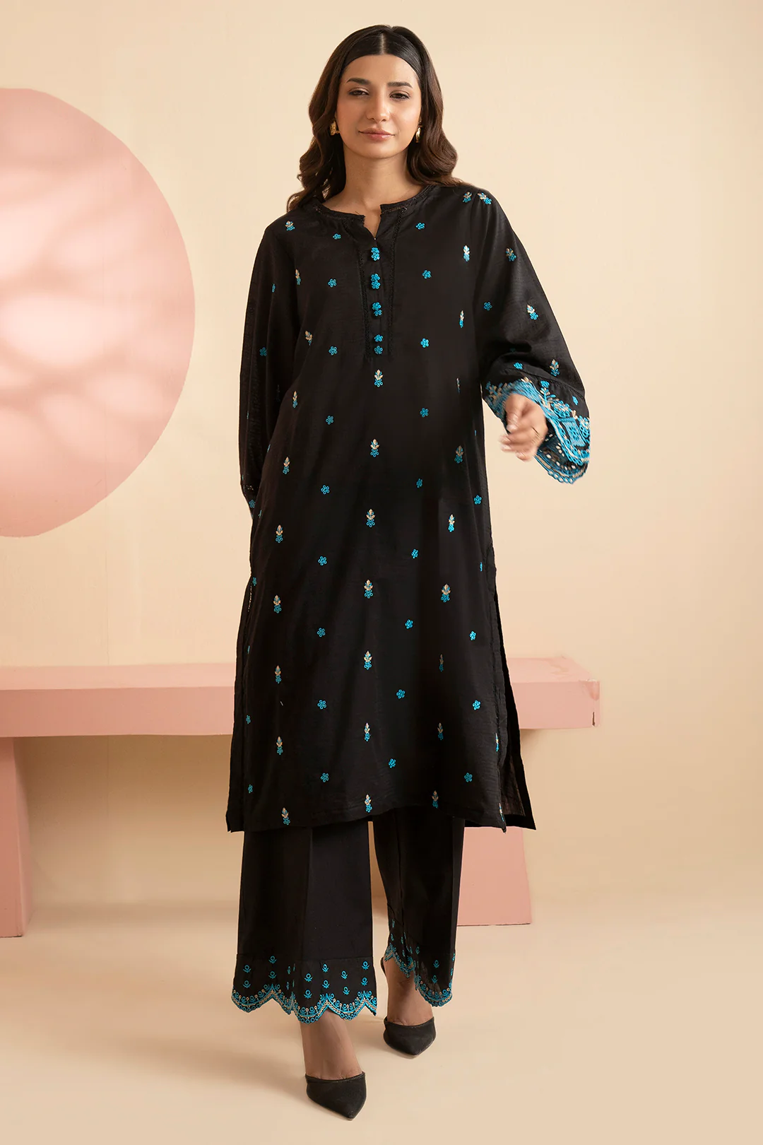 Embroidered Kurta Trouser - 3319 - Image 10