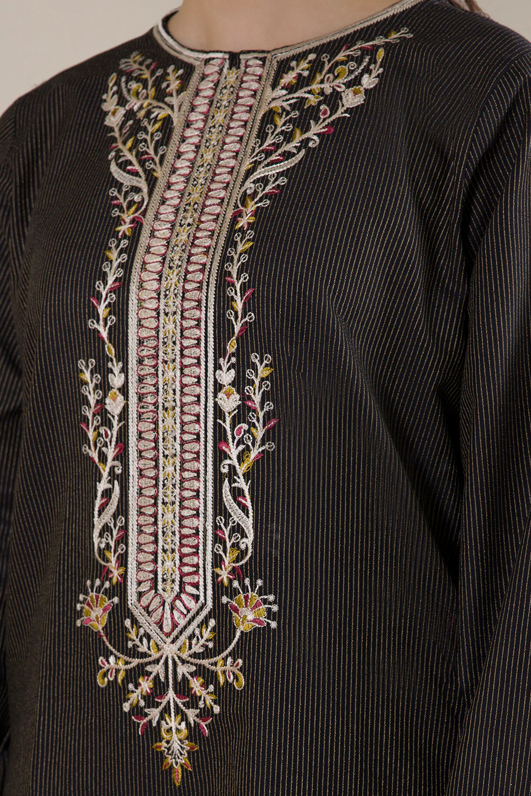 Embroidered Kurta Trouser - 1694 - Image 10