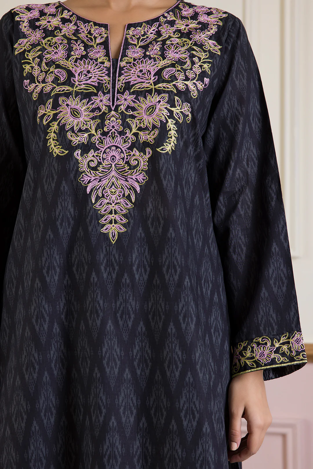 Embroidered Kurta Trouser - 1978 - Image 3