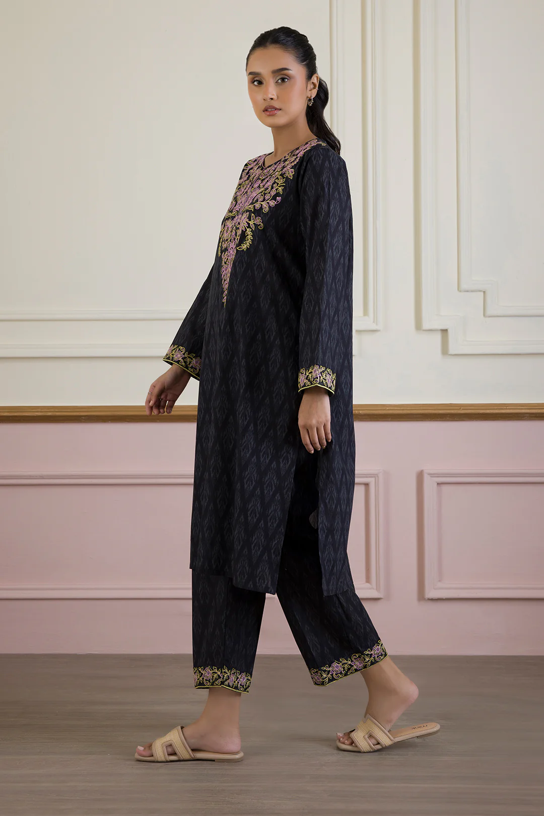 Embroidered Kurta Trouser - 1978 - Image 5