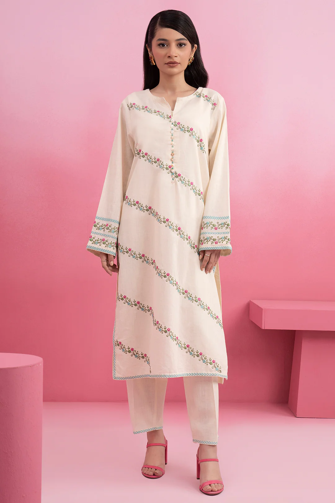 Embroidered Kurta Trouser - 2520