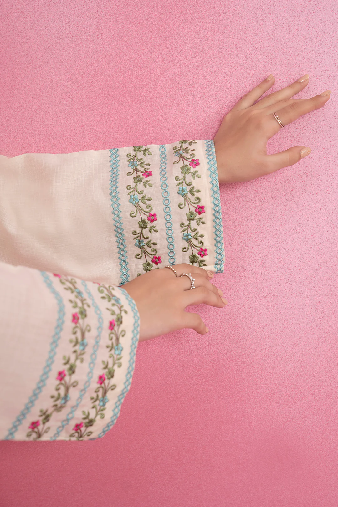 Embroidered Kurta Trouser - 2520 - Image 4