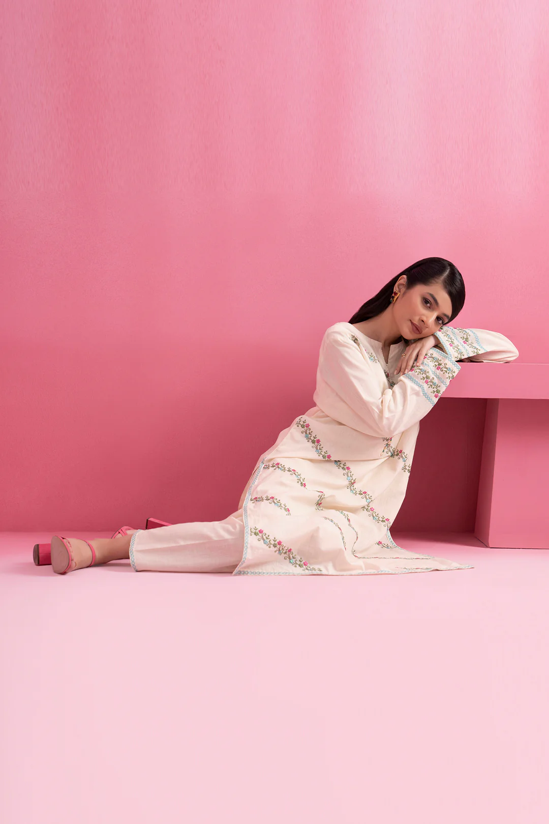 Embroidered Kurta Trouser - 2520 - Image 9