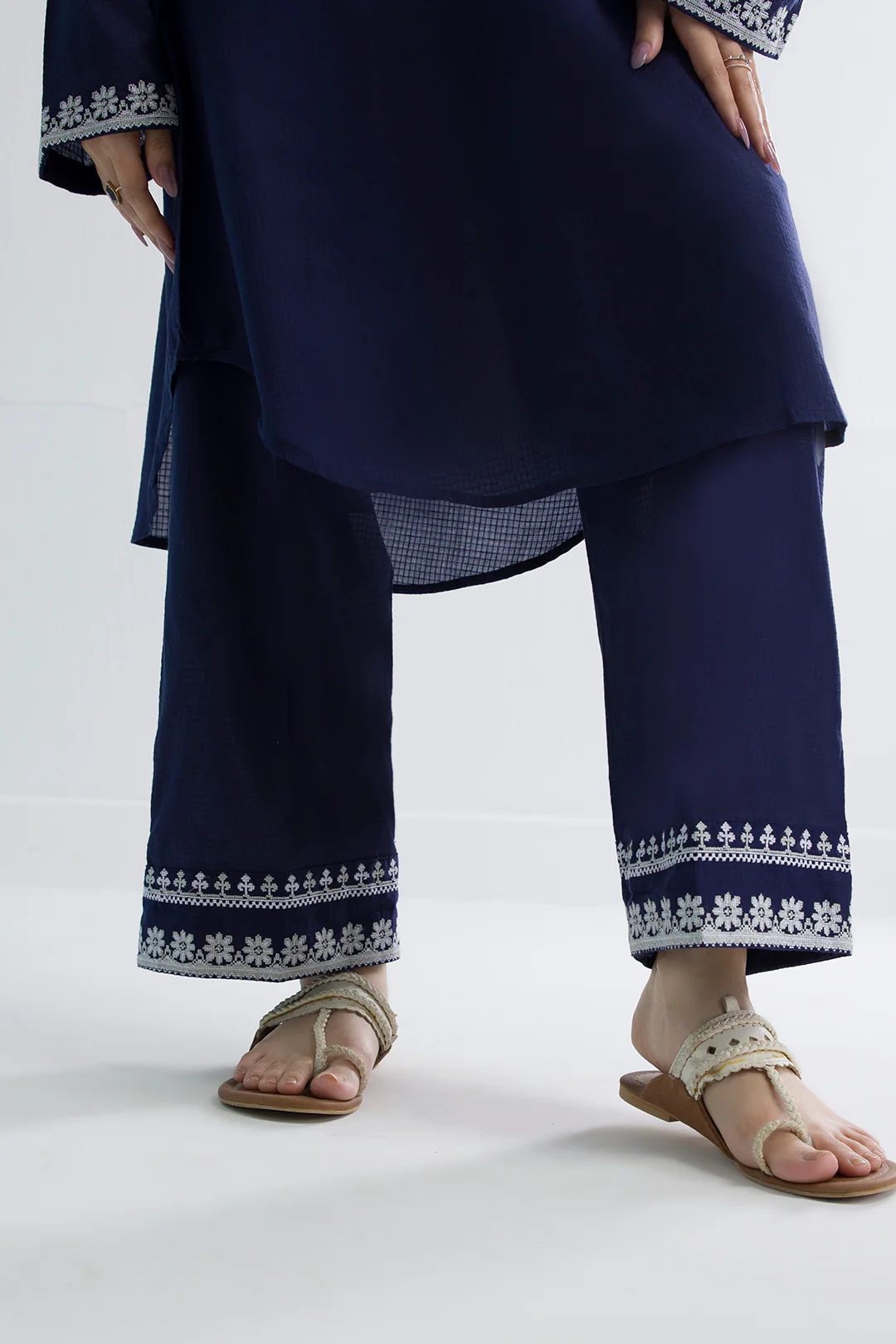Embroidered Kurta Trouser - 2562 - Image 5