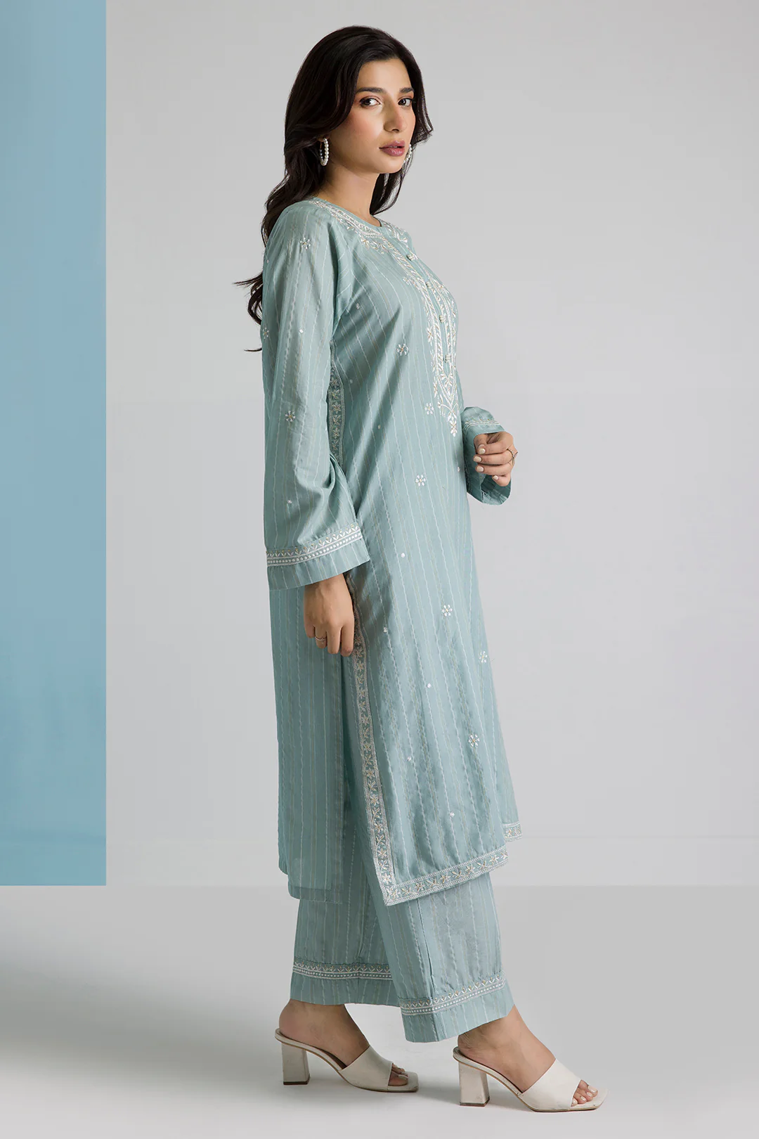 Embroidered Kurta Trouser - 2567 - Image 5