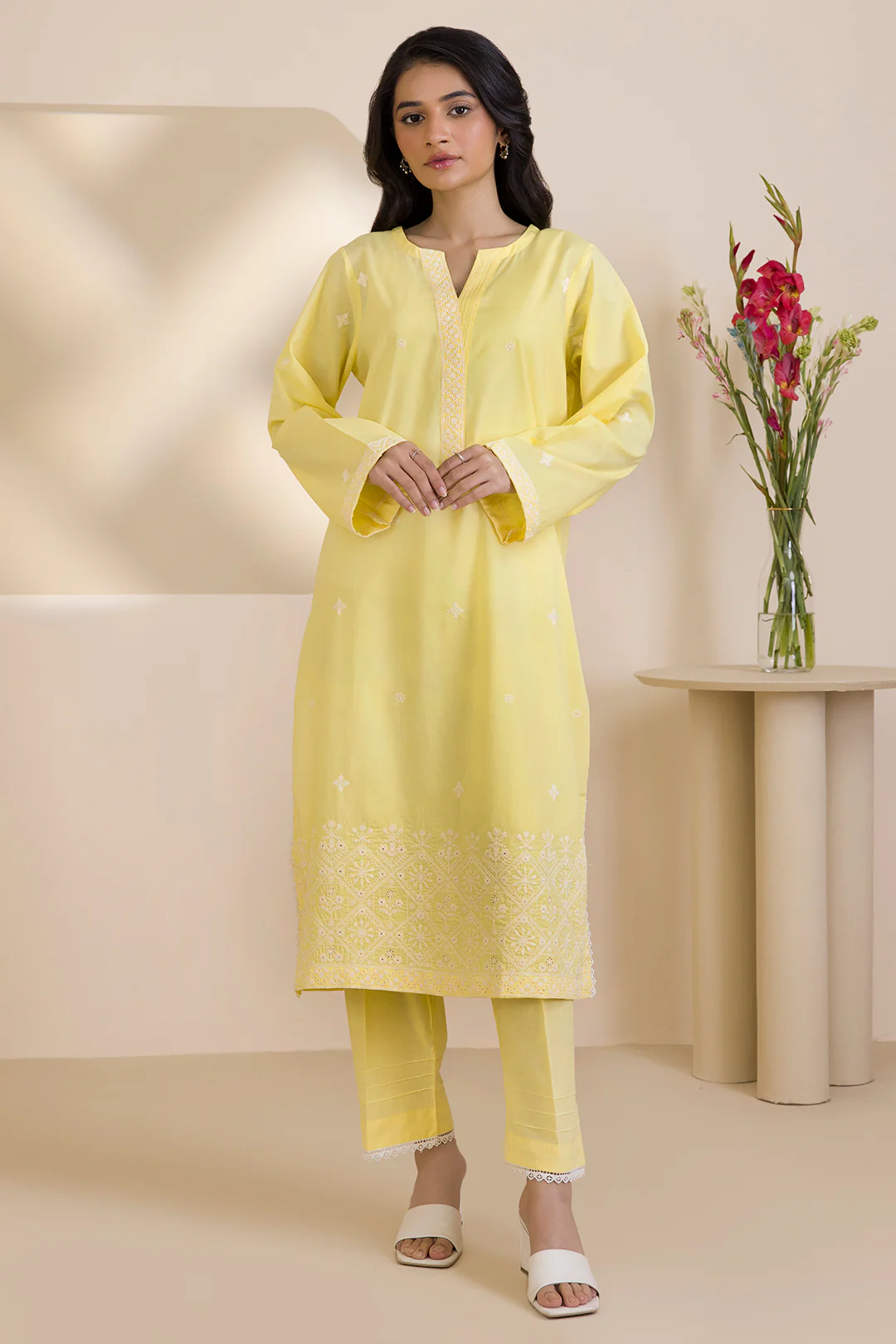 Embroidered Kurta Trouser - 2601