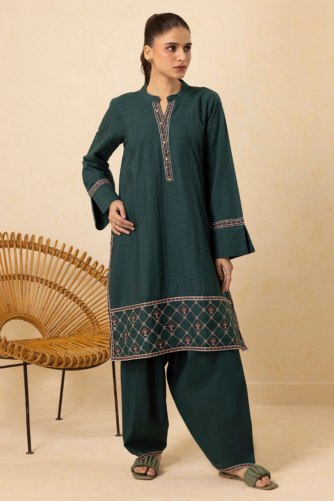 Embroidered Kurta Trouser - 2633 - Image 3