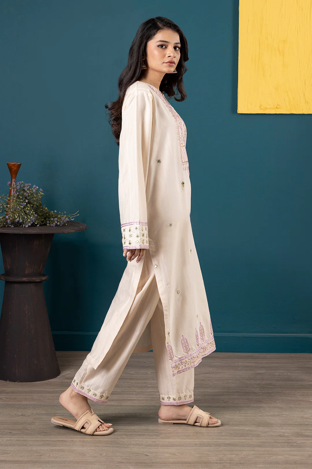 Embroidered Kurta Trouser - 2638 - Image 3