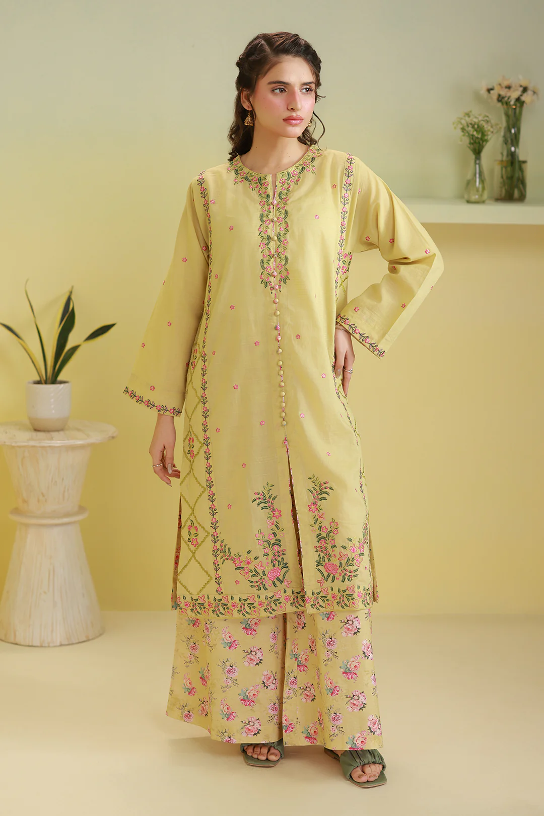 Embroidered Kurta Trouser - 2665