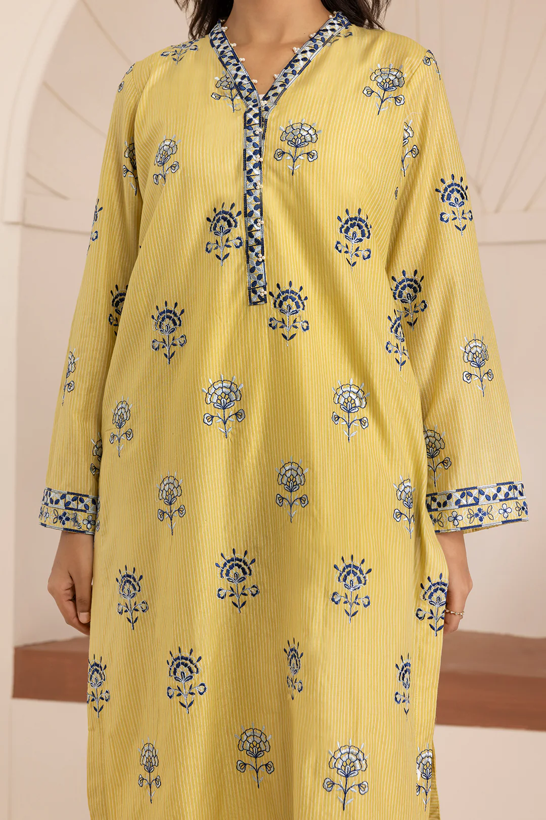 Embroidered Kurta Trouser - 2673 - Image 6
