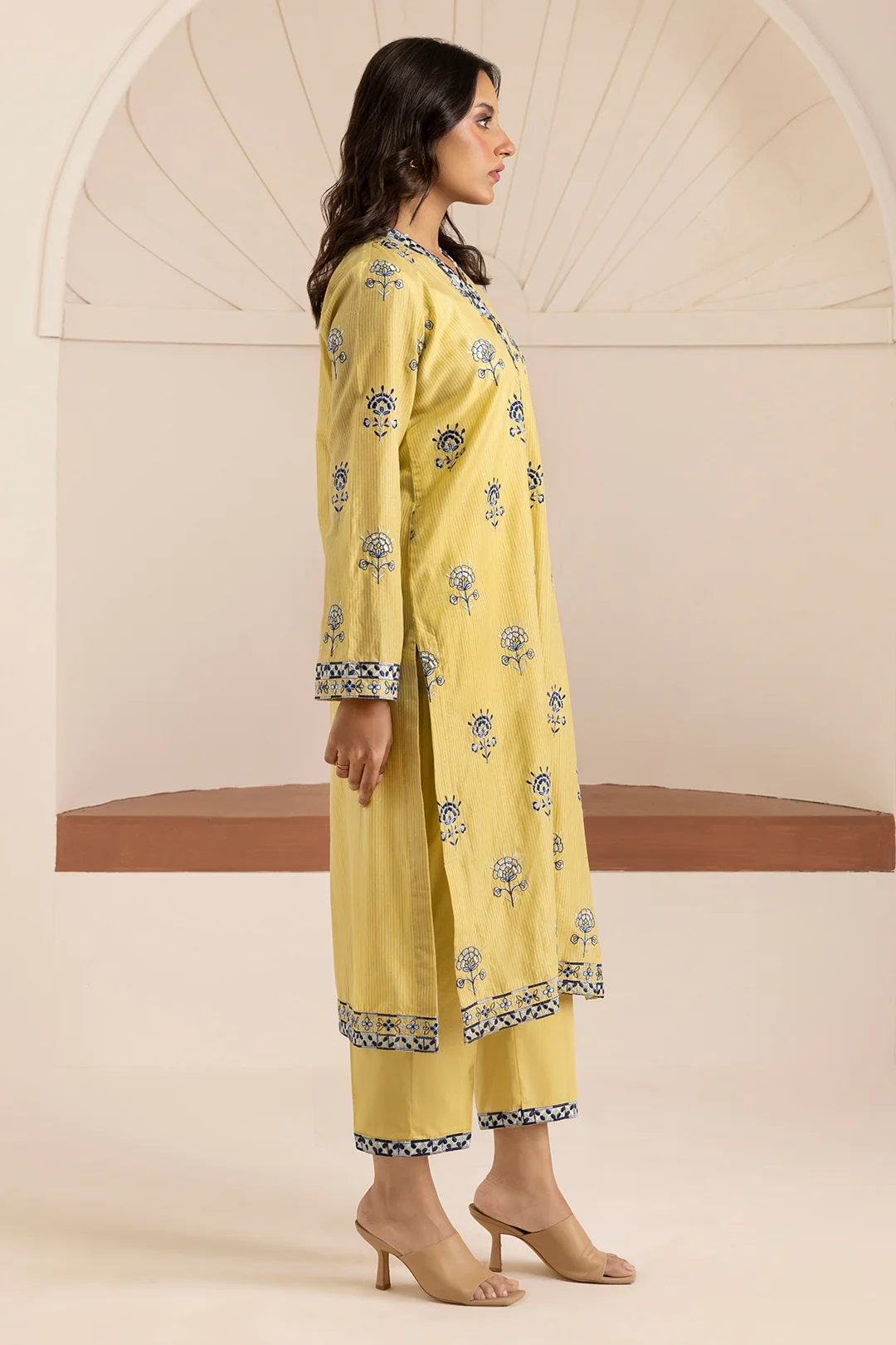 Embroidered Kurta Trouser - 2673 - Image 8