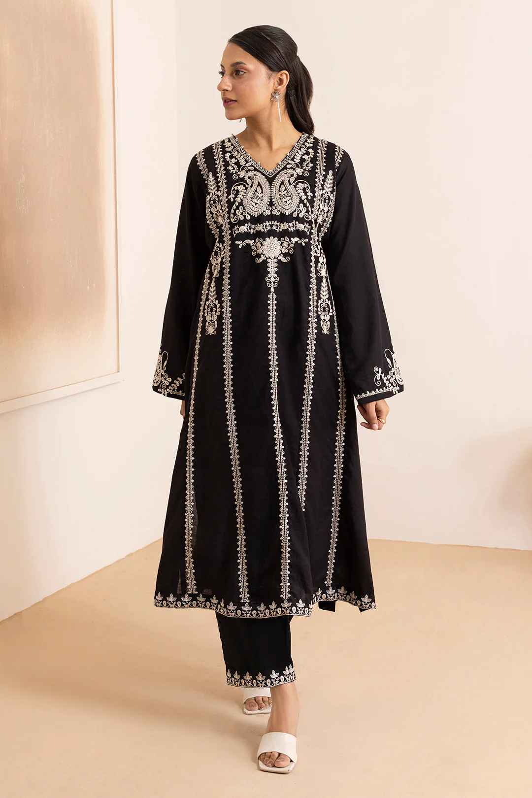 Embroidered Kurta Trouser - 2825 - Image 3