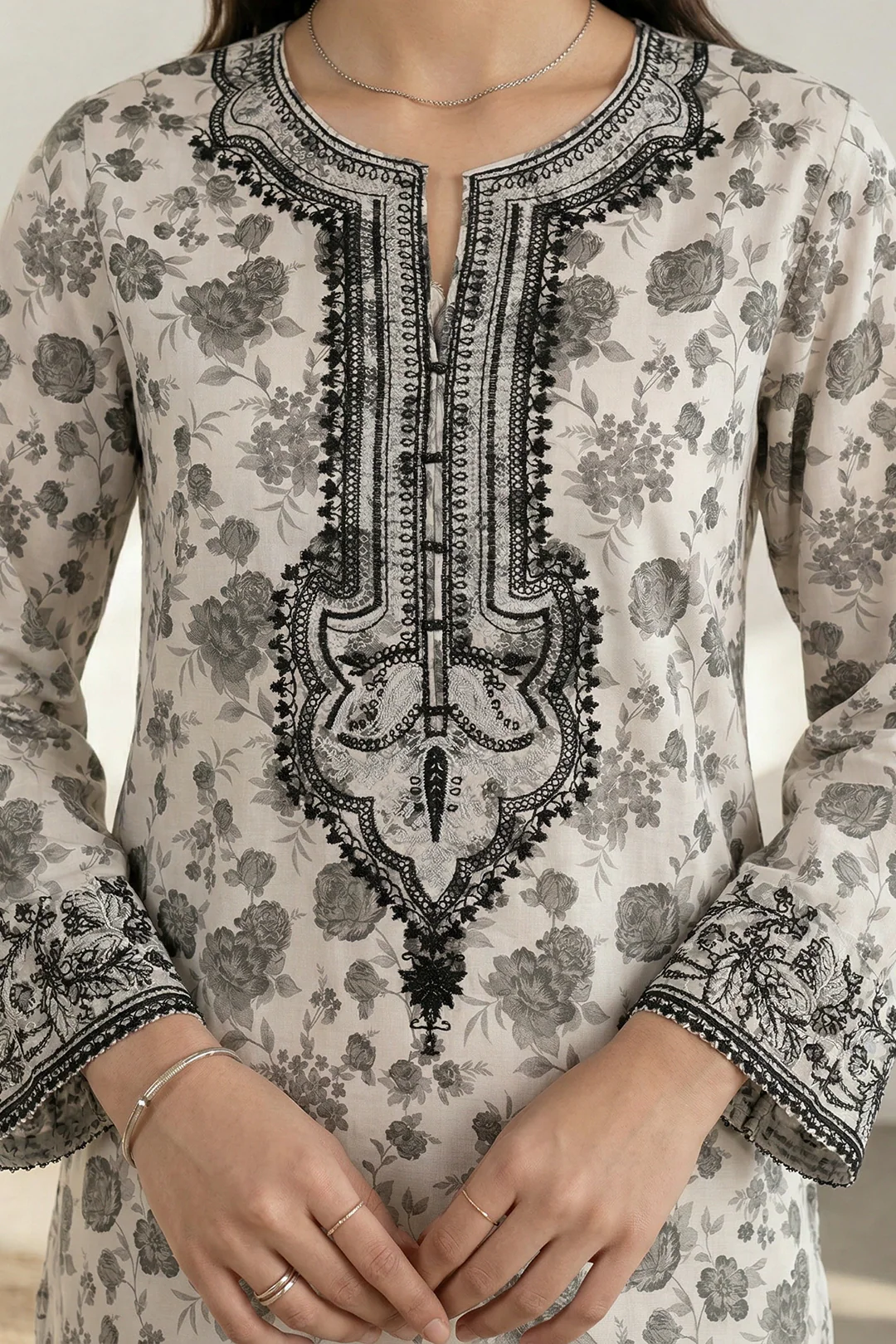 Embroidered Kurta Trouser - 2088 - Image 5