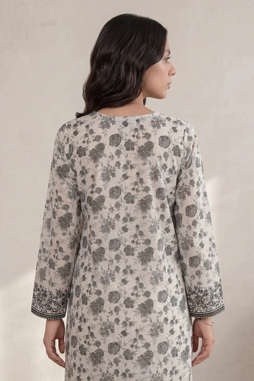 Embroidered Kurta Trouser - 2088 - Image 6