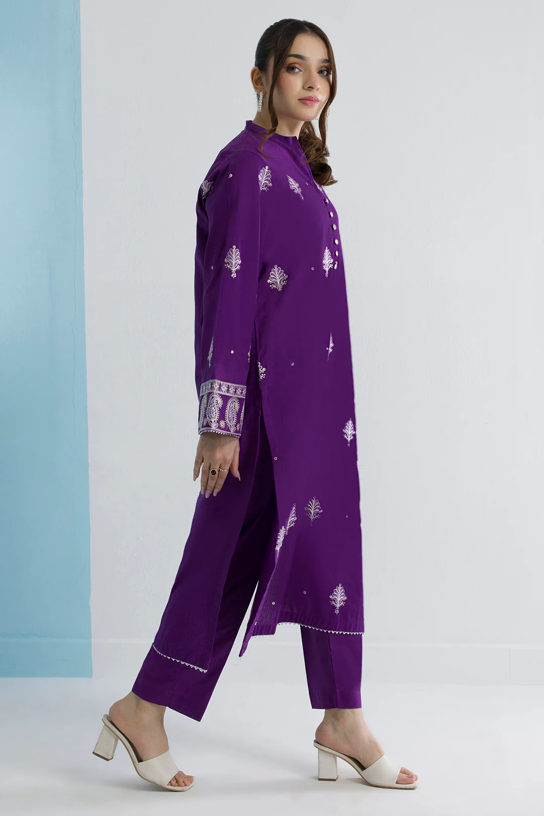 Embroidered Kurta Trouser - 2938 - Image 3
