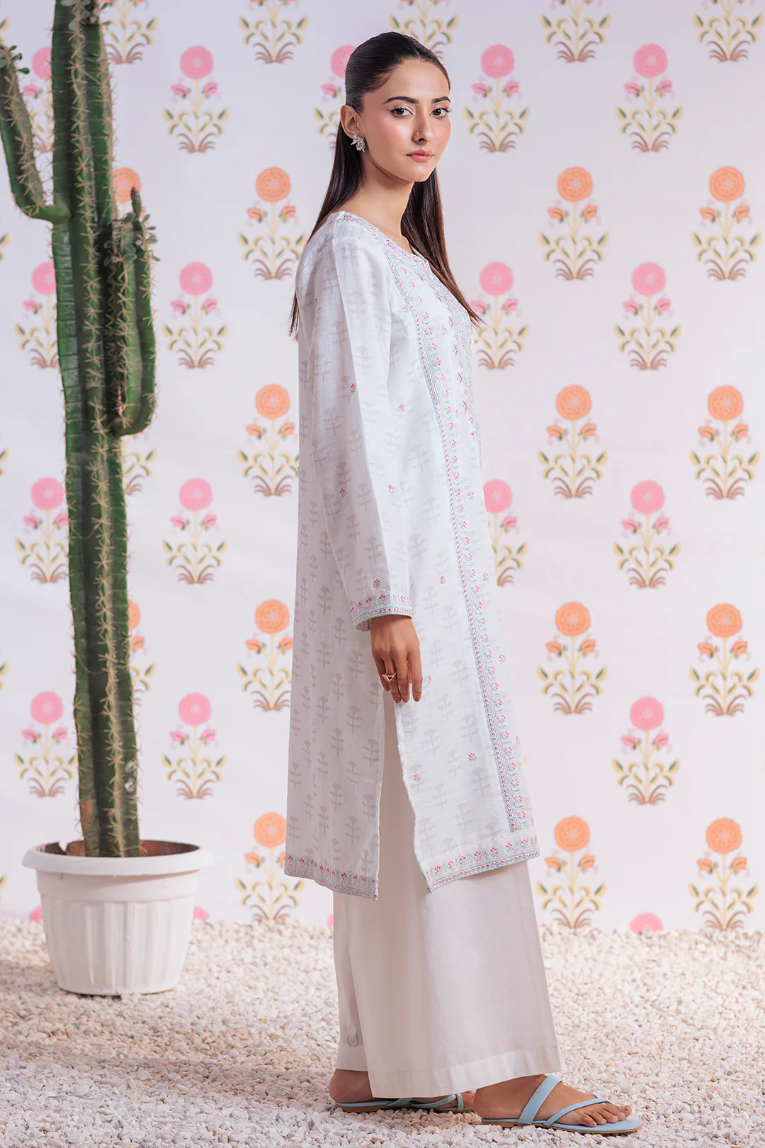 Embroidered Kurta Trouser - 2939 - Image 4