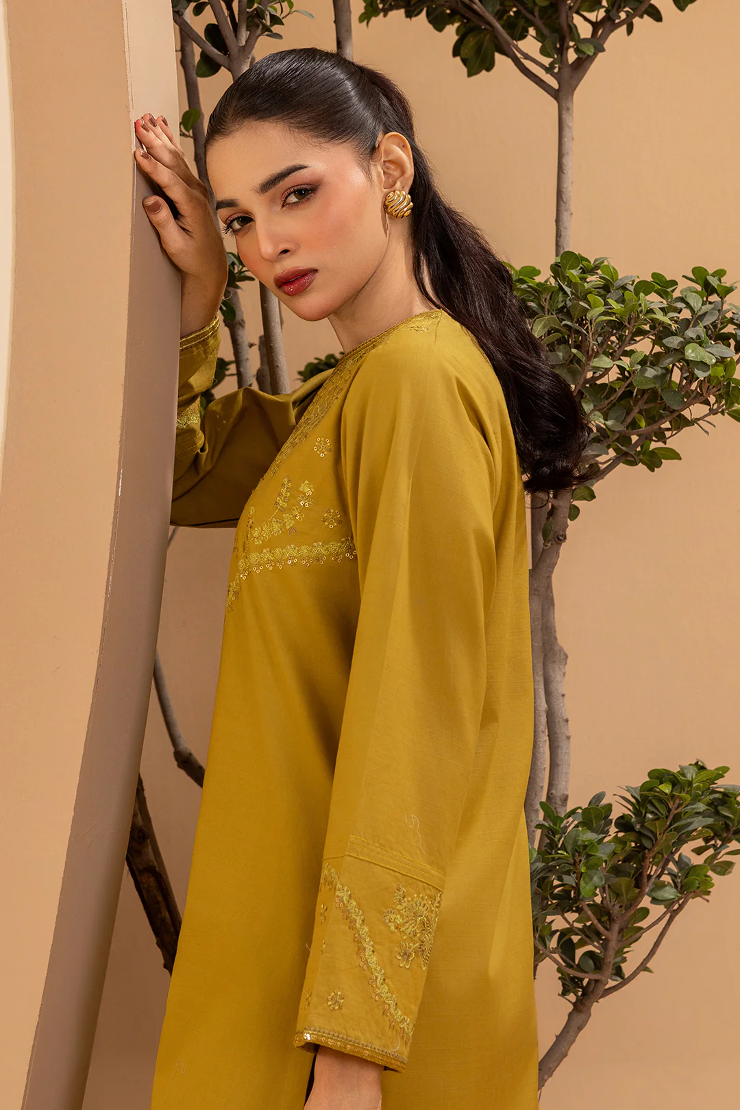 Embroidered Kurta Trouser - 2941 - Image 2