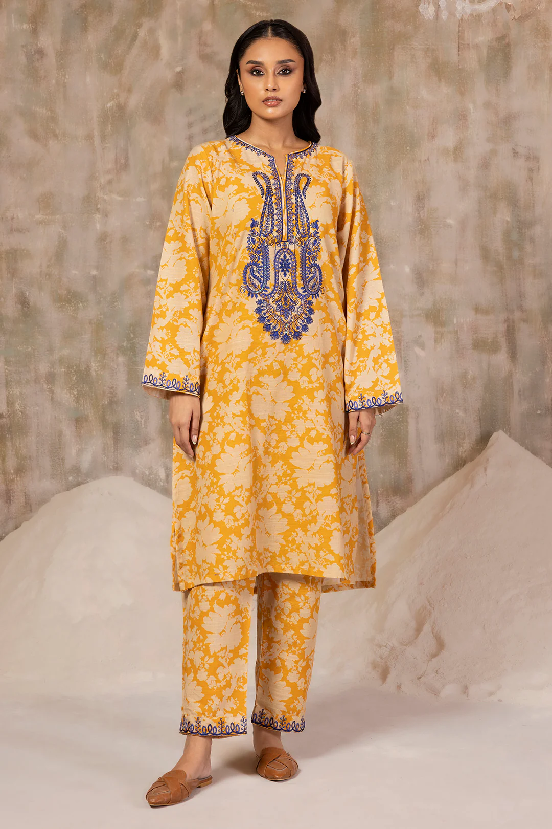 Embroidered Kurta Trouser - 3087