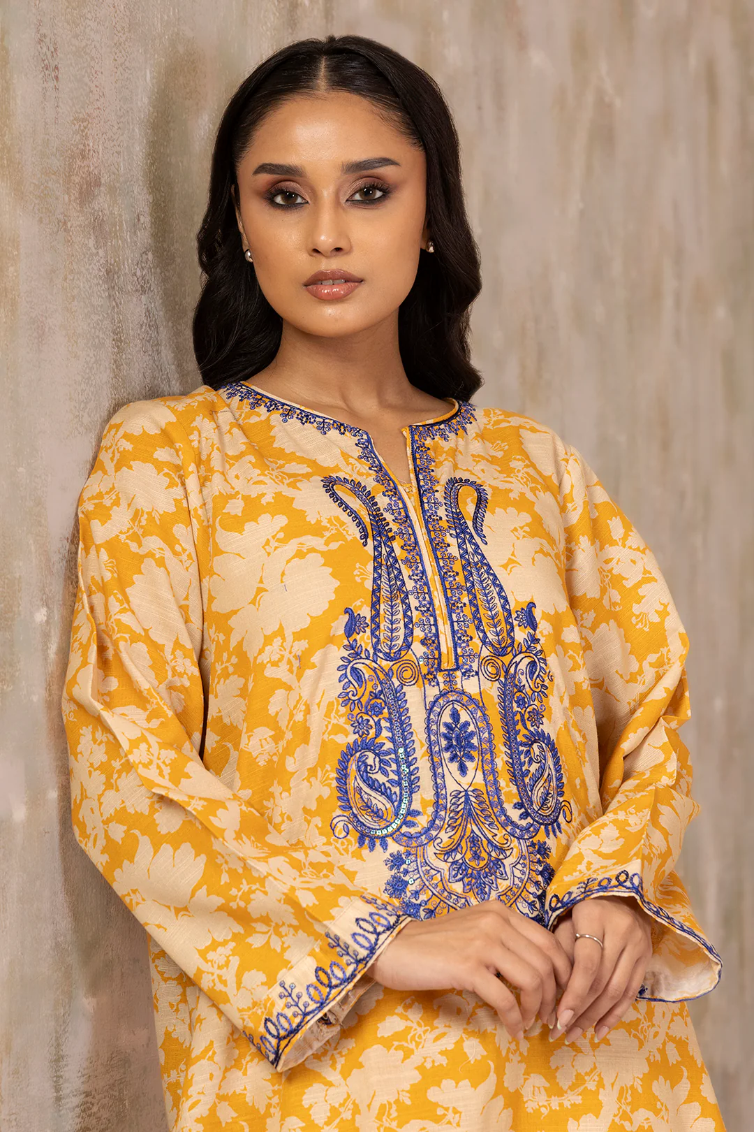 Embroidered Kurta Trouser - 3087 - Image 5
