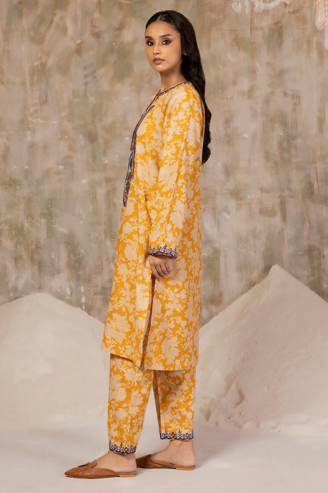 Embroidered Kurta Trouser - 3087 - Image 9