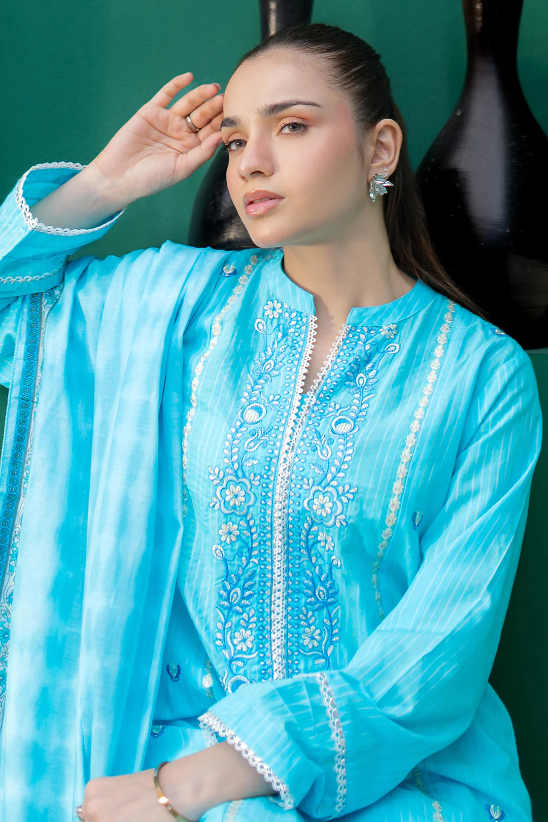 Embroidered Kurta Trouser - 3093 - Image 8