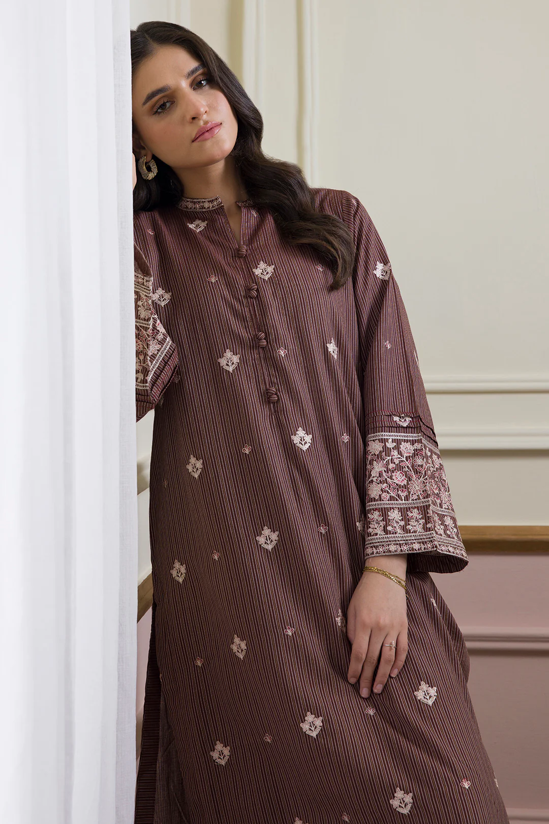 Embroidered Kurta Trouser - 3362 - Image 4