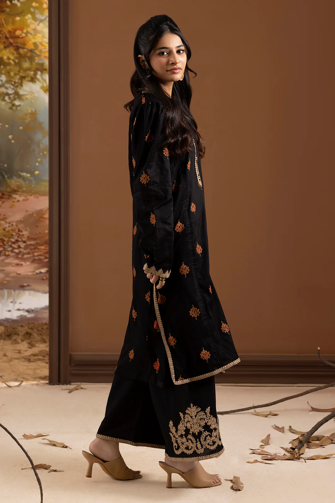 Embroidered Kurta Trouser - 3369 - Image 6