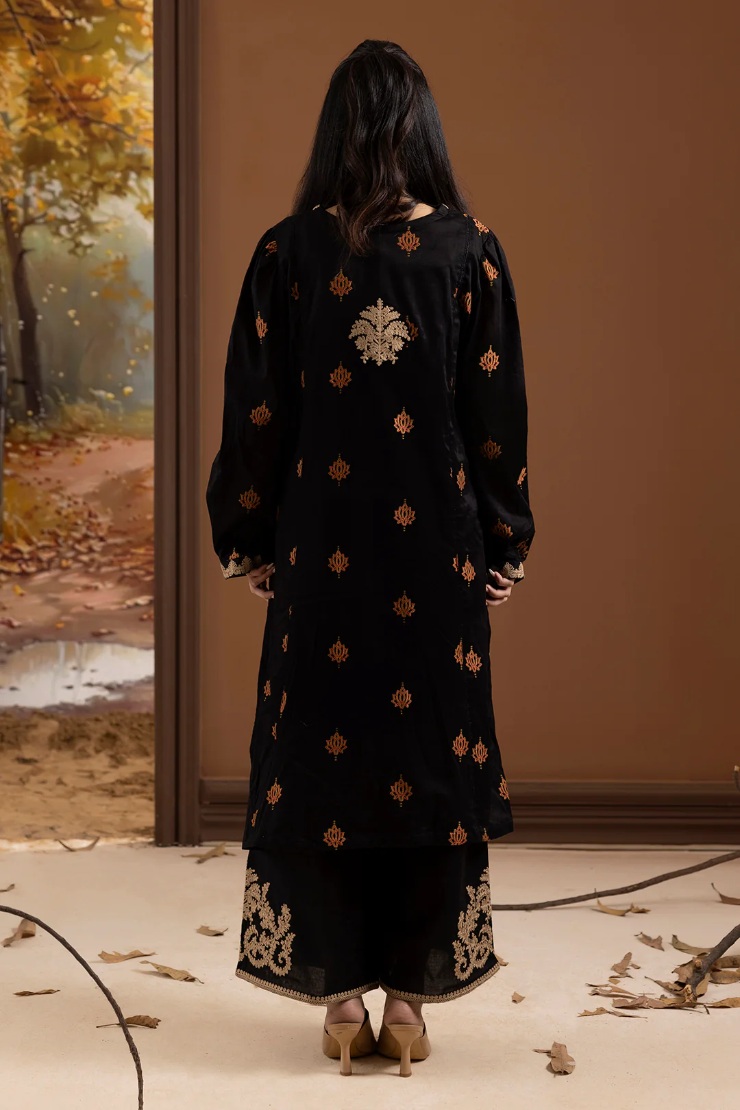 Embroidered Kurta Trouser - 3369 - Image 9