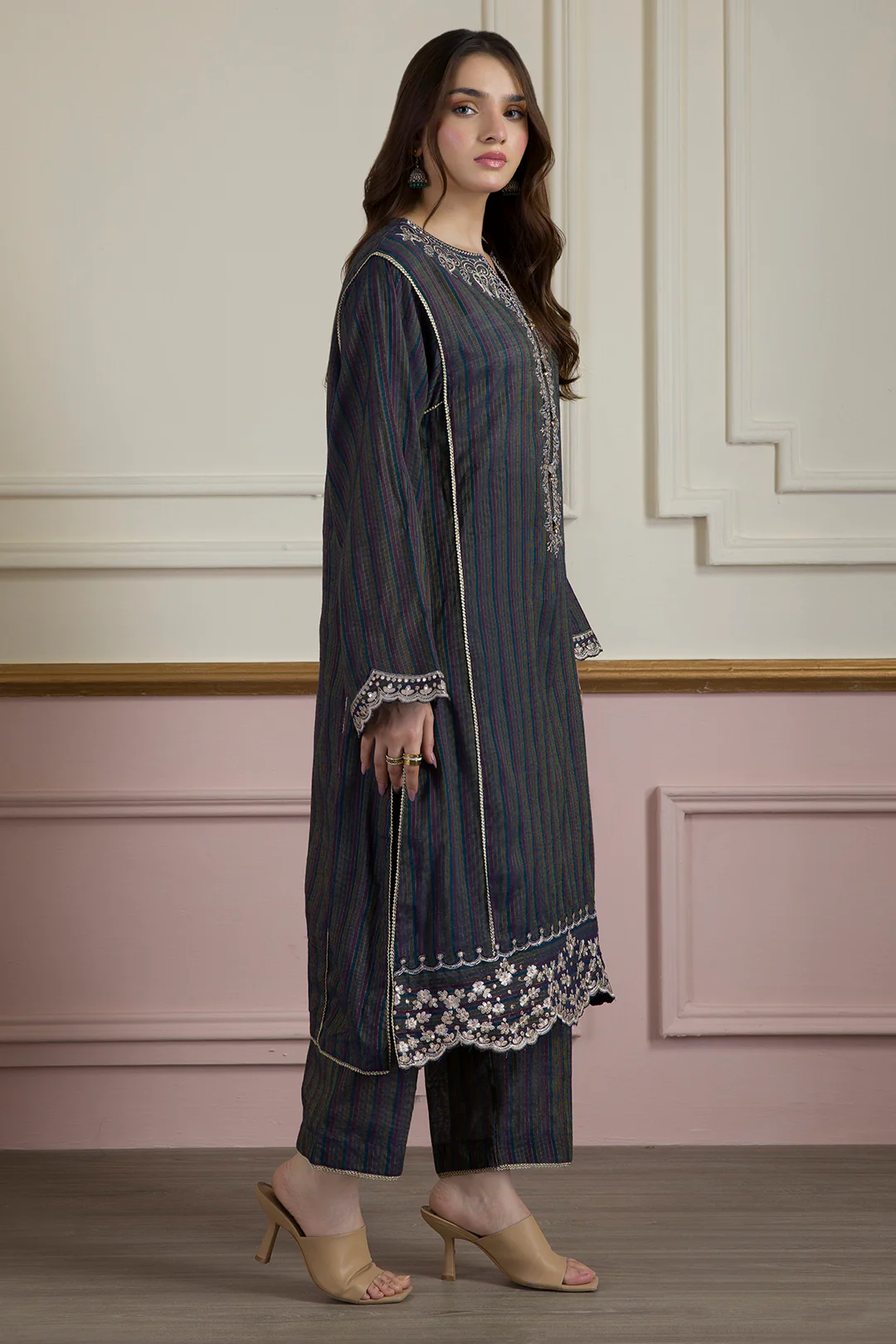 Embroidered Kurta Trouser - 3386 - Image 4