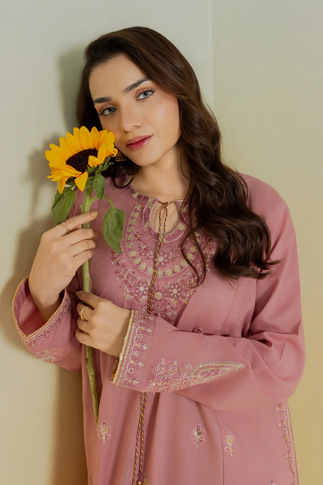 Embroidered Kurta Trouser - 2552 - Image 4
