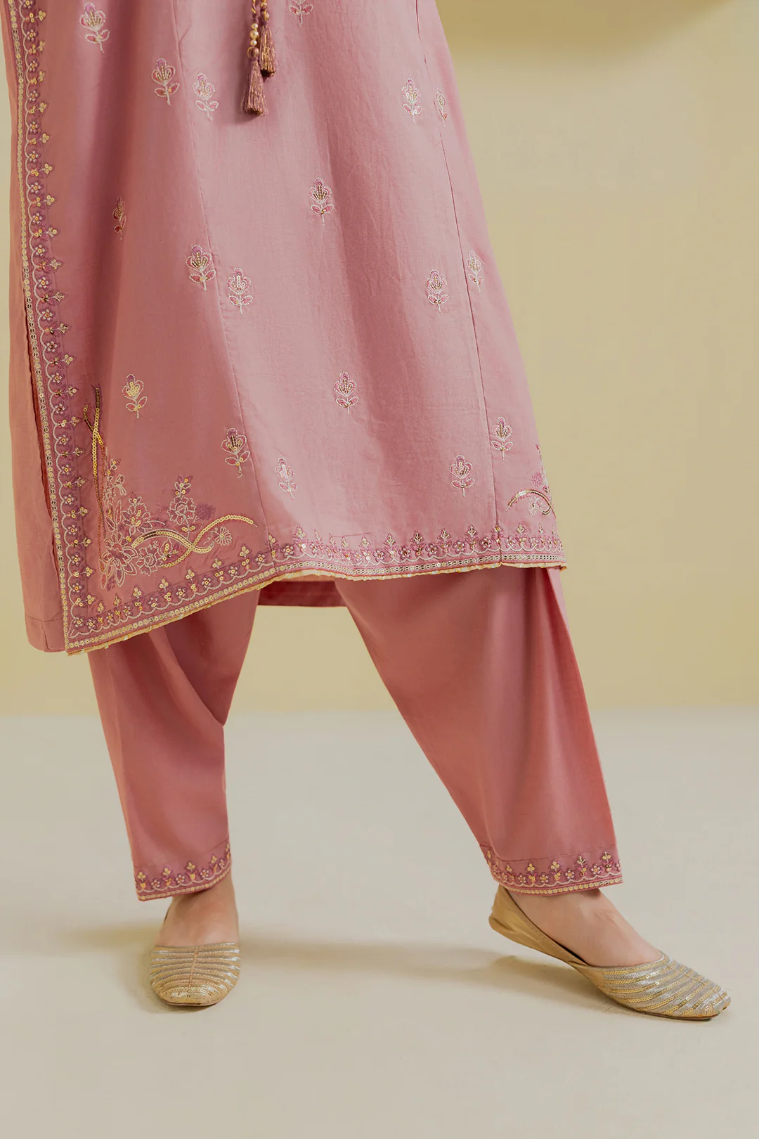 Embroidered Kurta Trouser - 2552 - Image 8