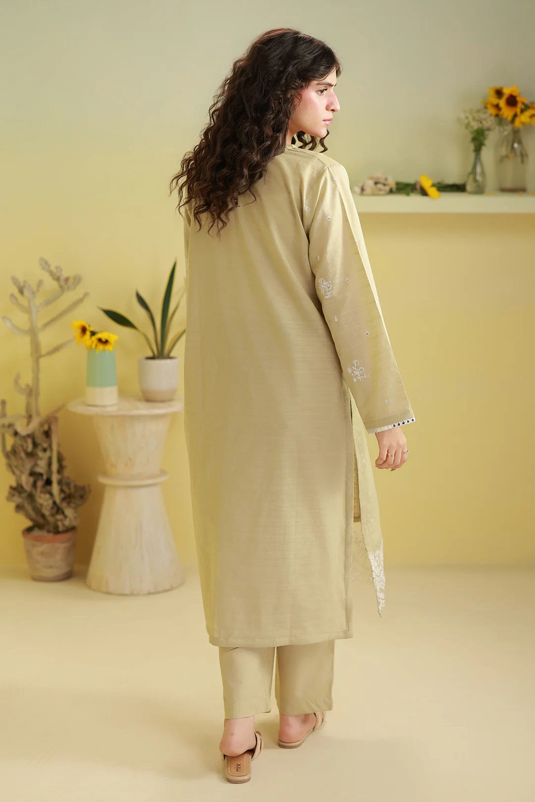 Embroidered Kurta Trouser - 2576 - Image 7