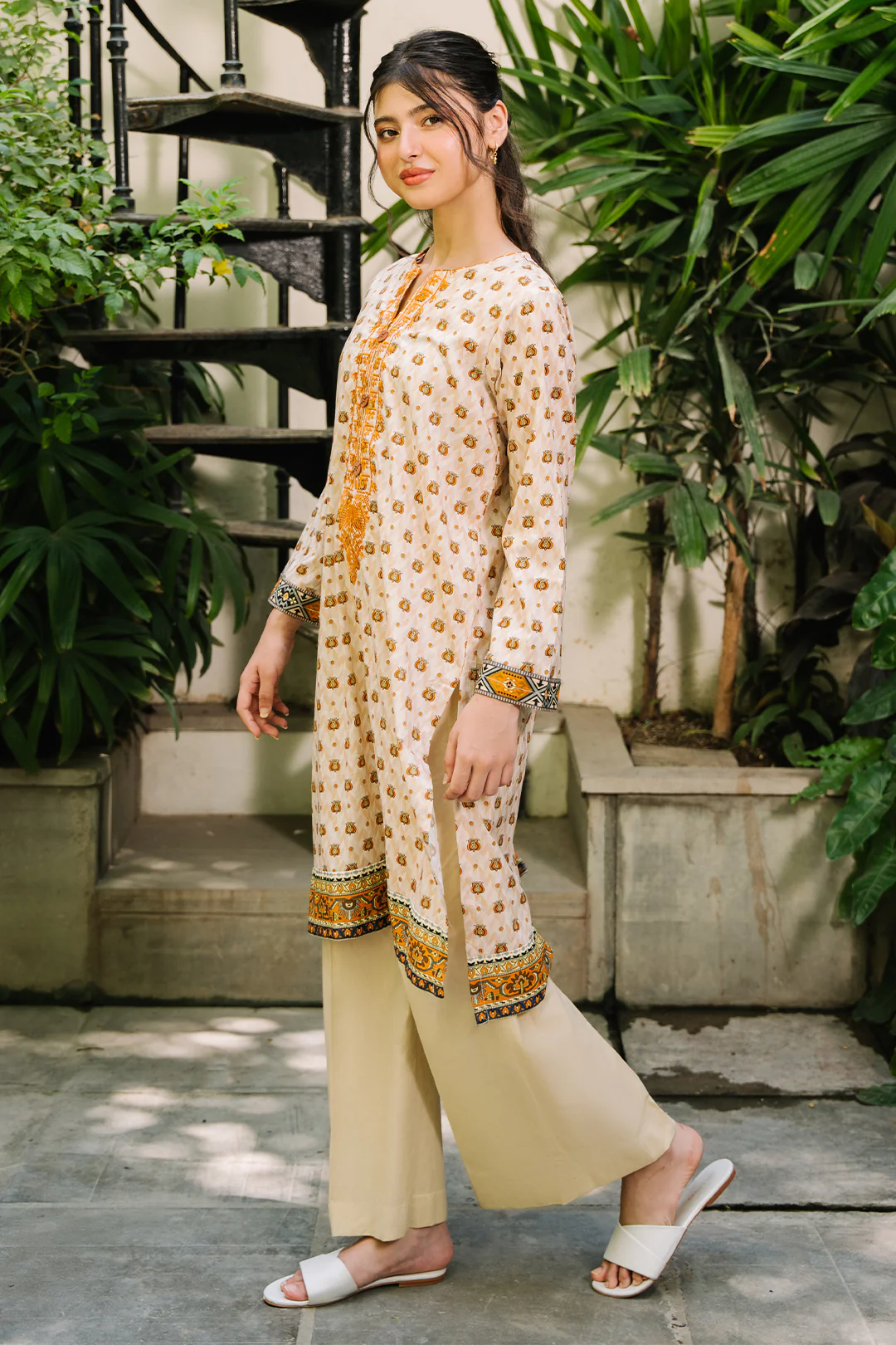 Embroidered Kurta - 2896 - Image 7