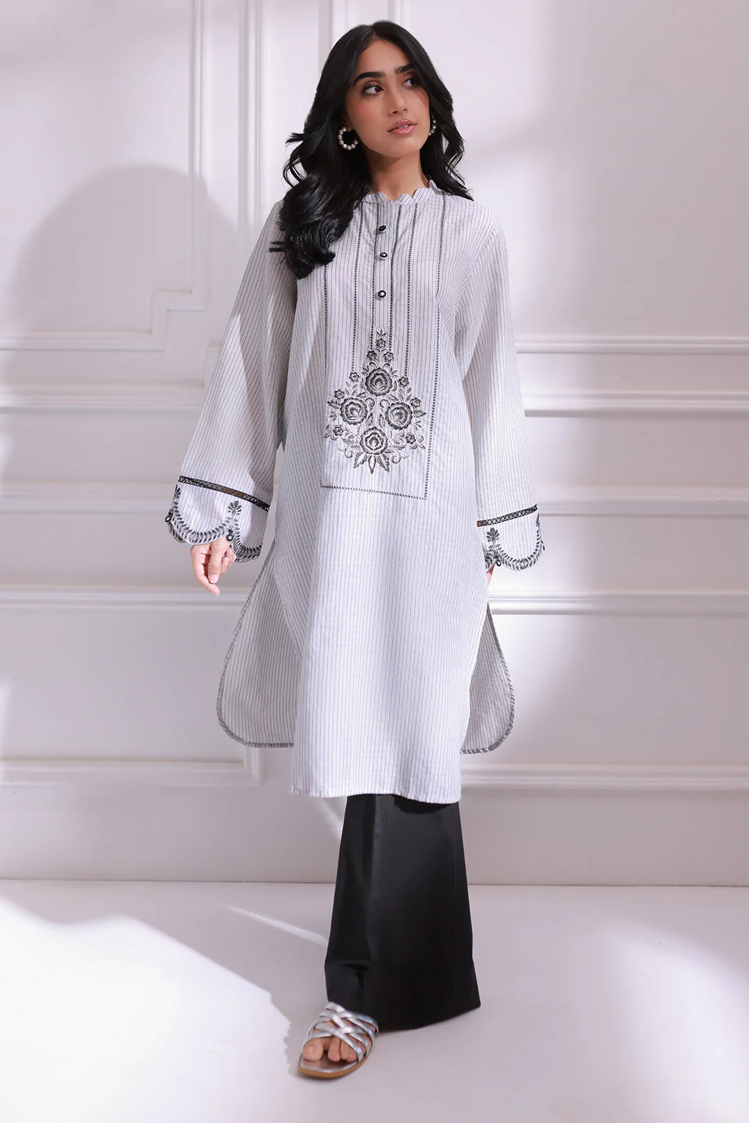 Embroidered Kurta - 1672 - Image 3