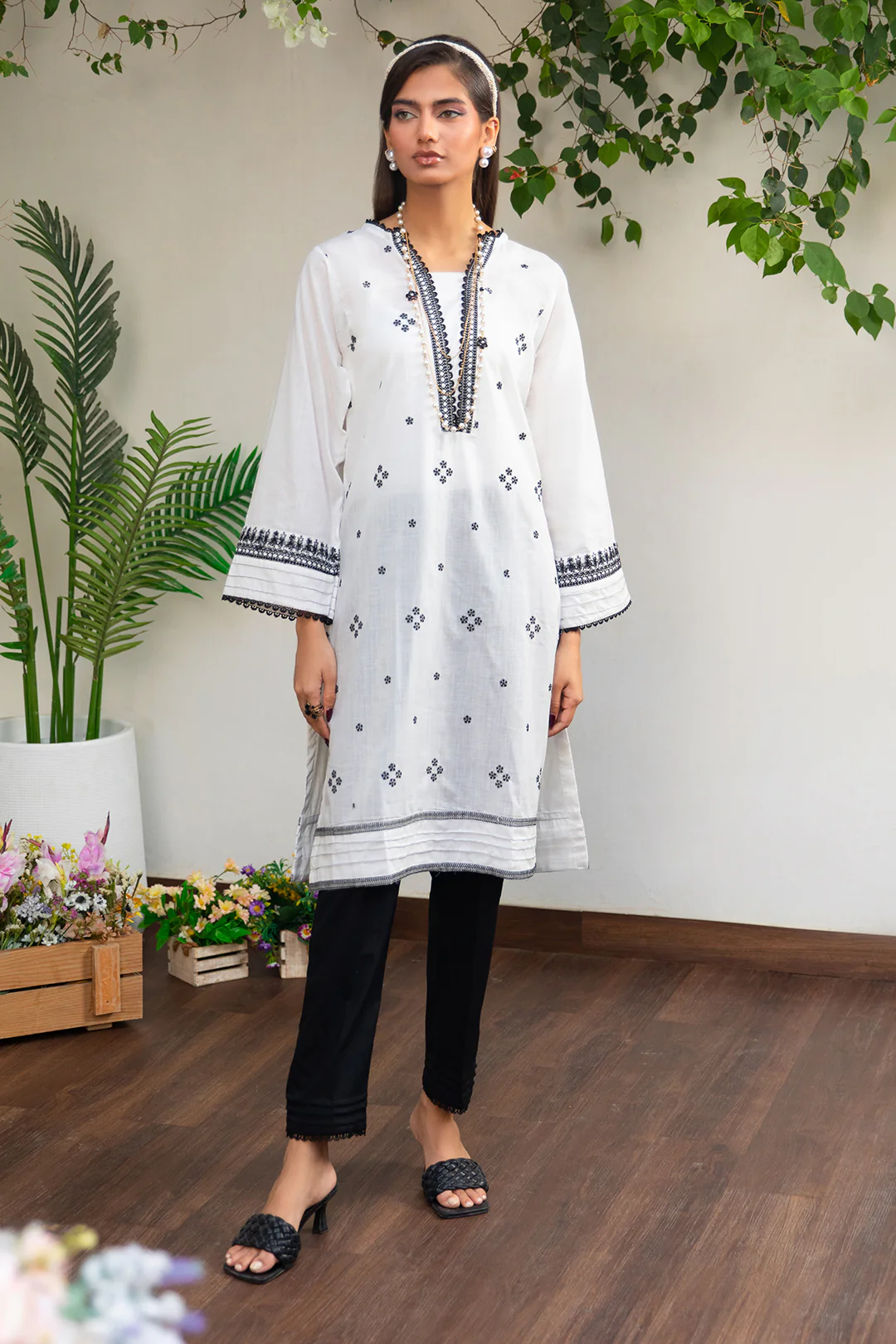 Embroidered Kurta - 1677 - Image 7