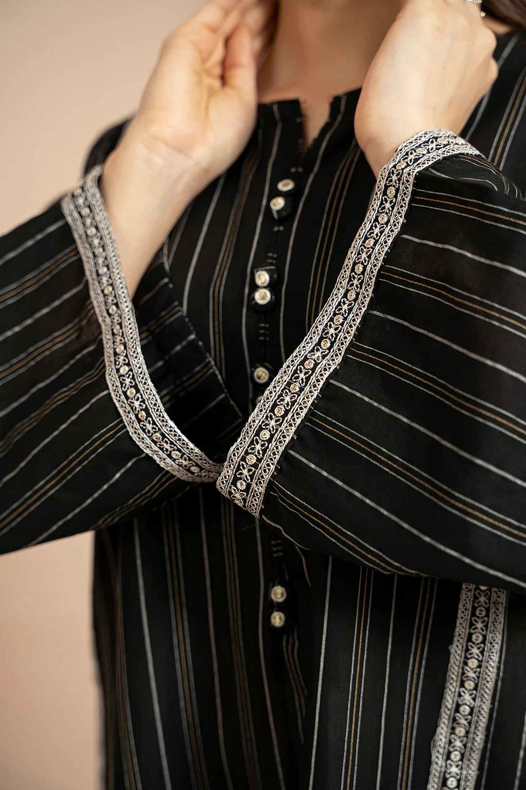 Embroidered Kurta - 2519 - Image 4