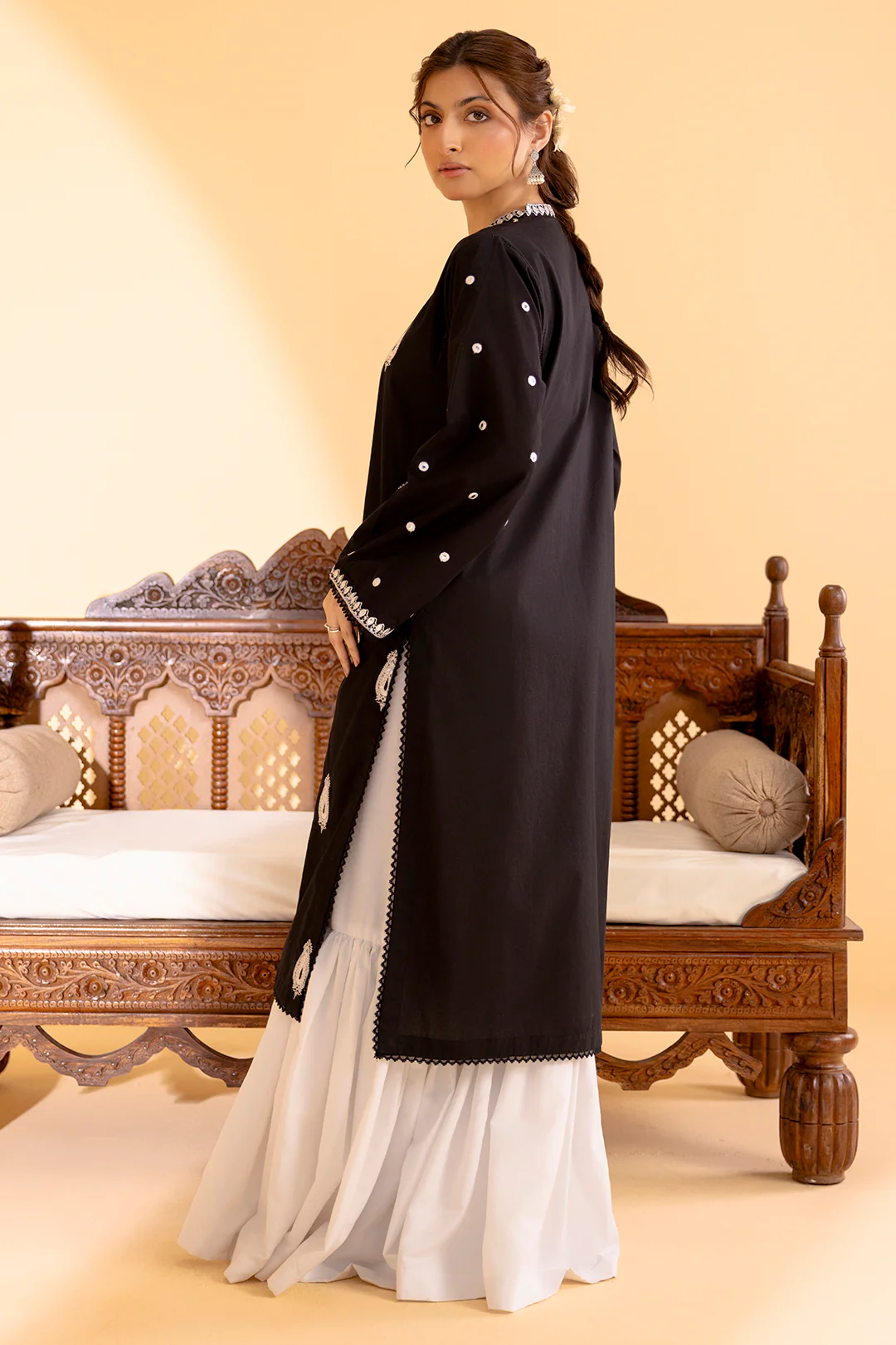 Embroidered Kurta - 2549 - Image 9