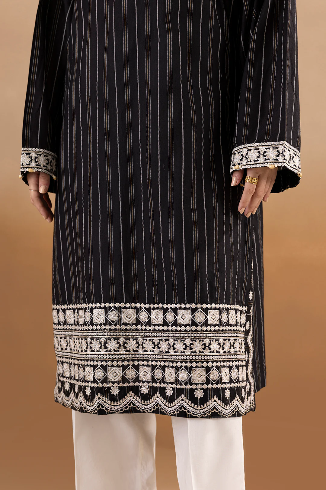 Embroidered Kurta - 2553 - Image 4
