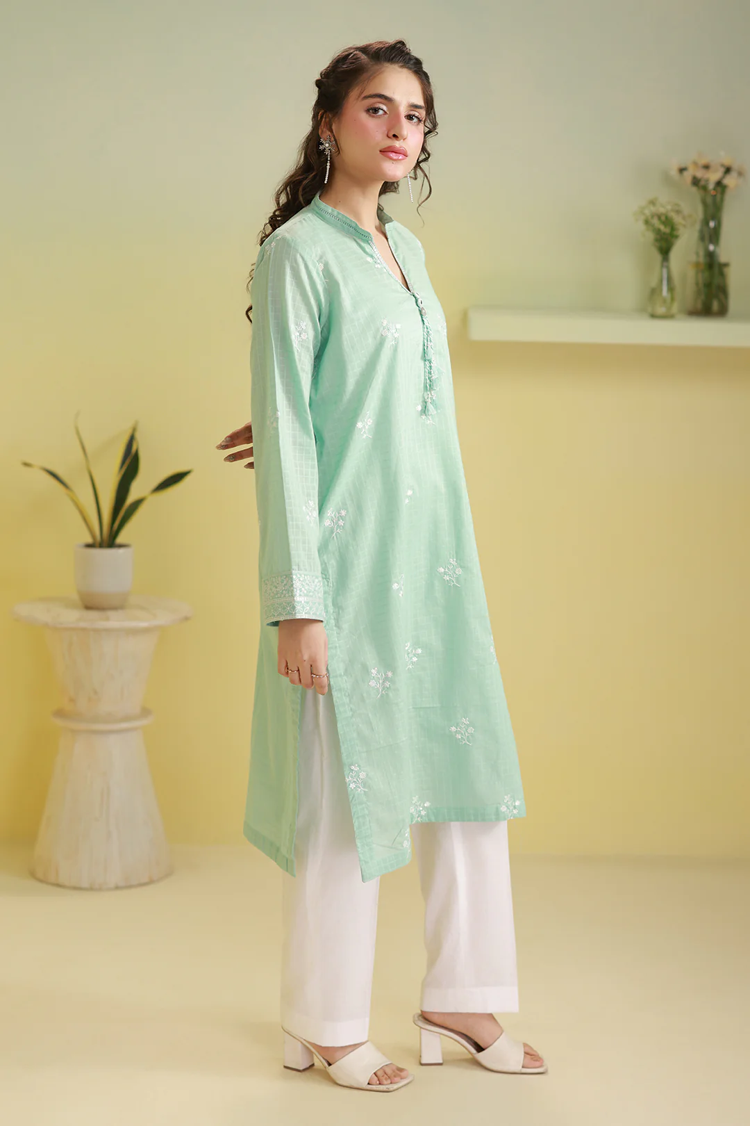 Embroidered Kurta - 2614 - Image 4