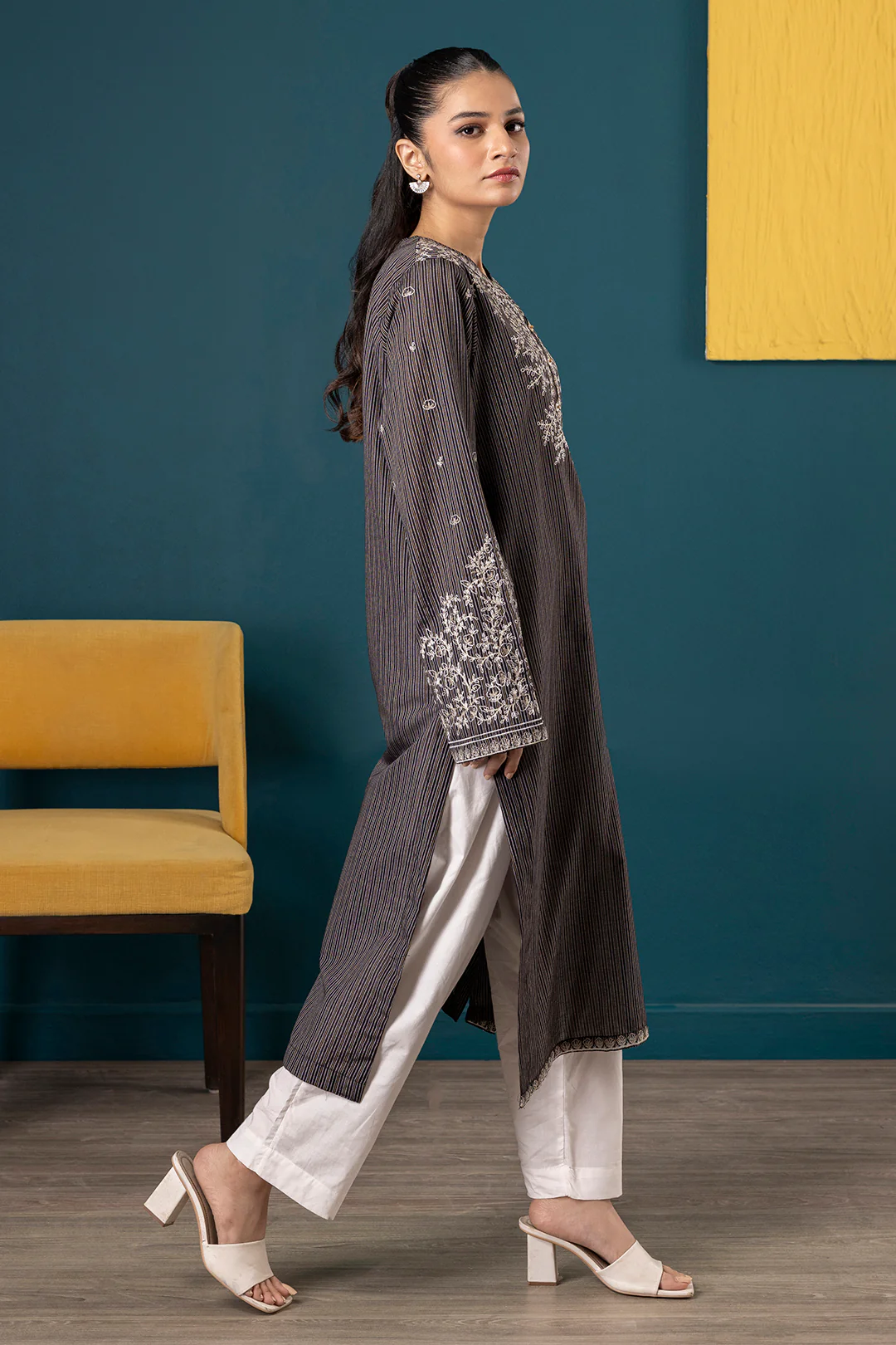 Embroidered Kurta - 2817 - Image 3