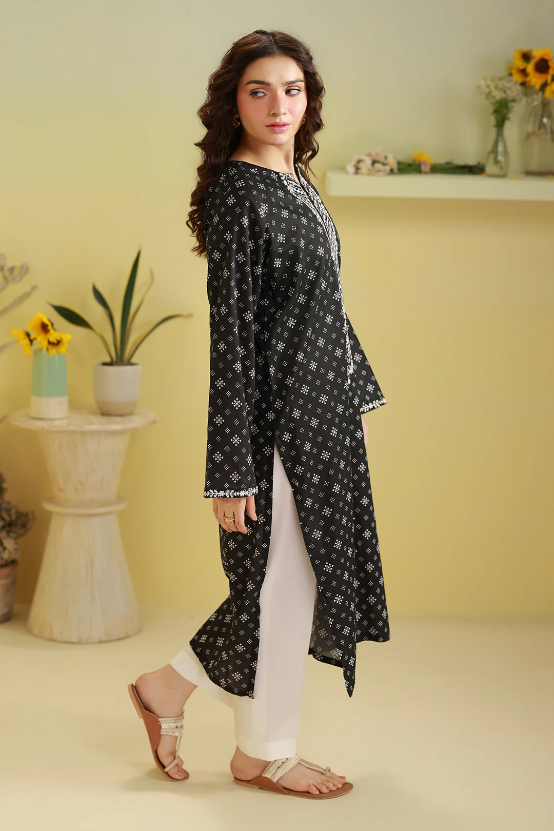 Embroidered Kurta - 2006 - Image 4