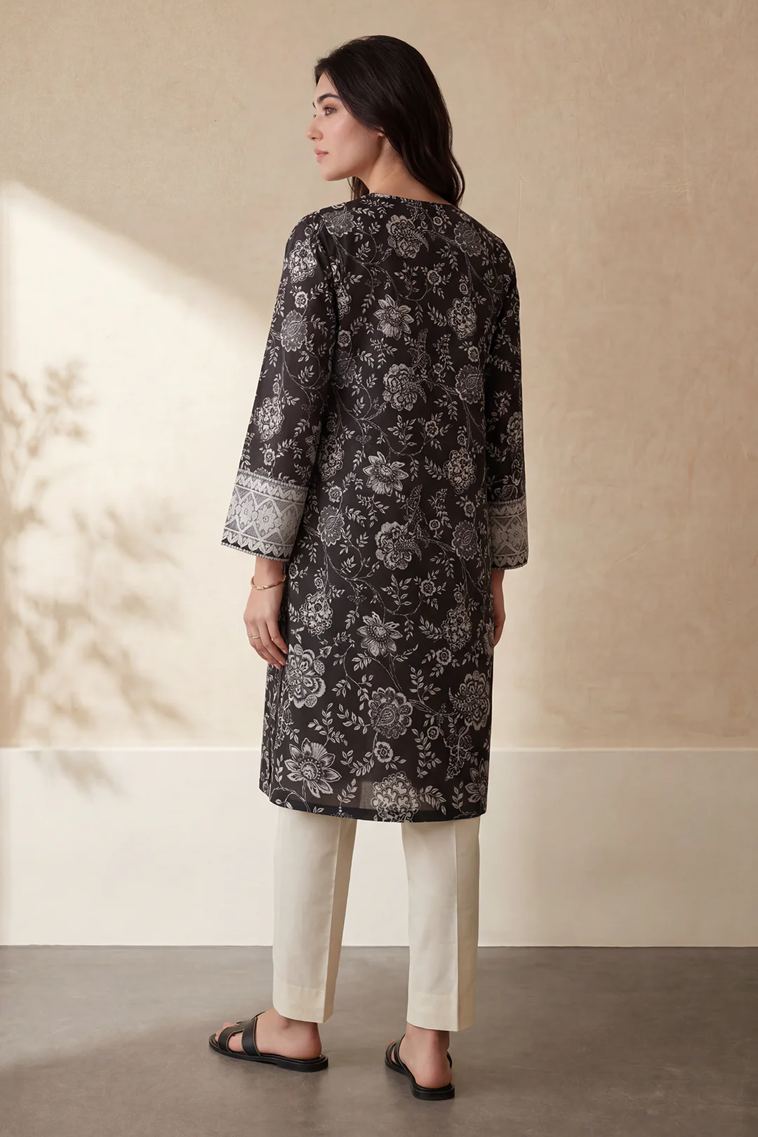Embroidered Kurta - 2585 - Image 6