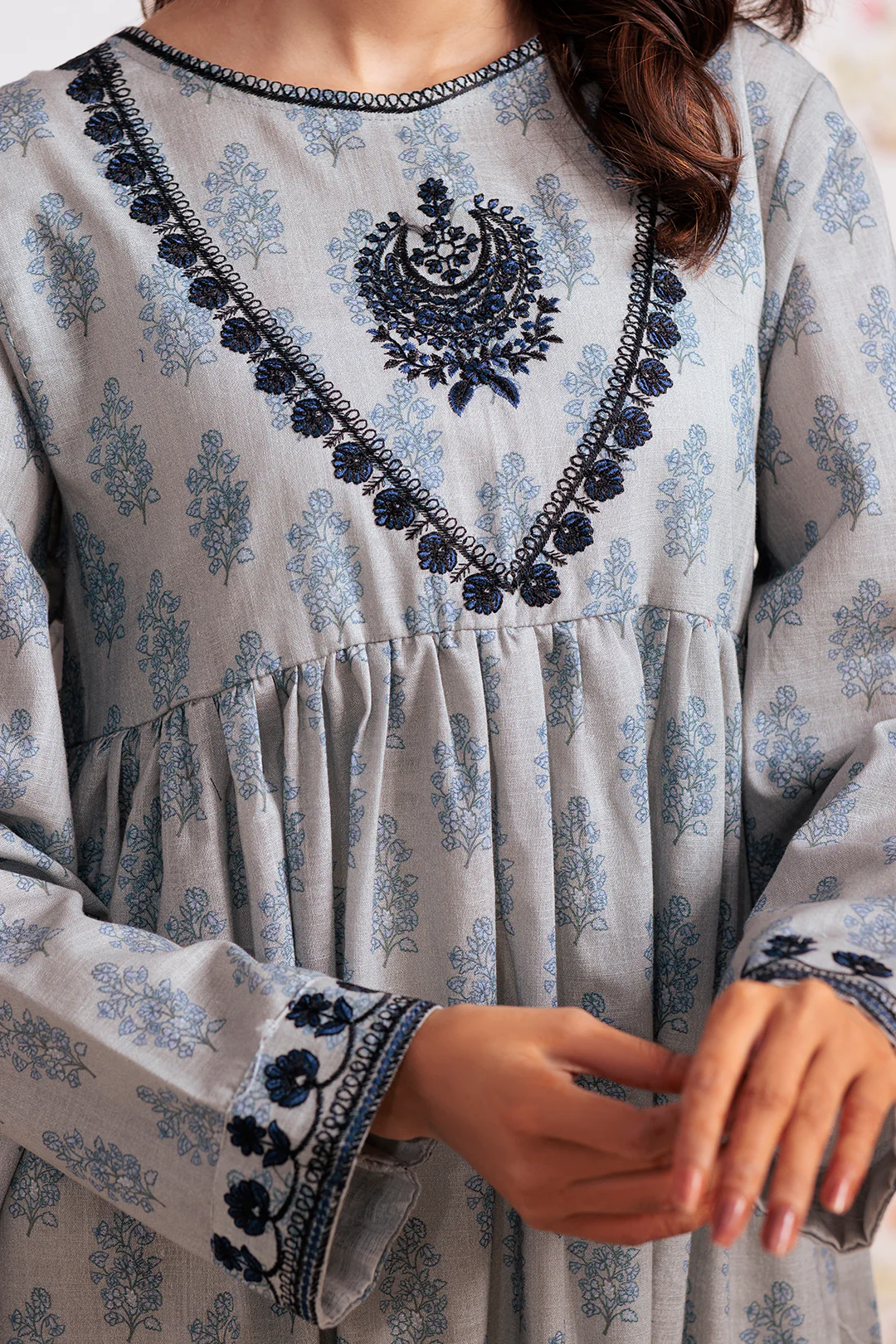 Embroidered Kurta - 2909 - Image 5