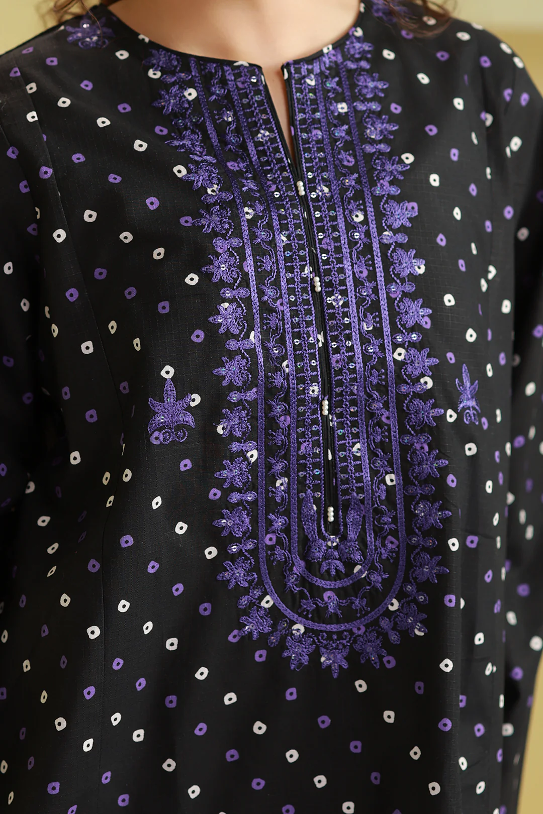 Embroidered Kurta - 2732 - Image 6
