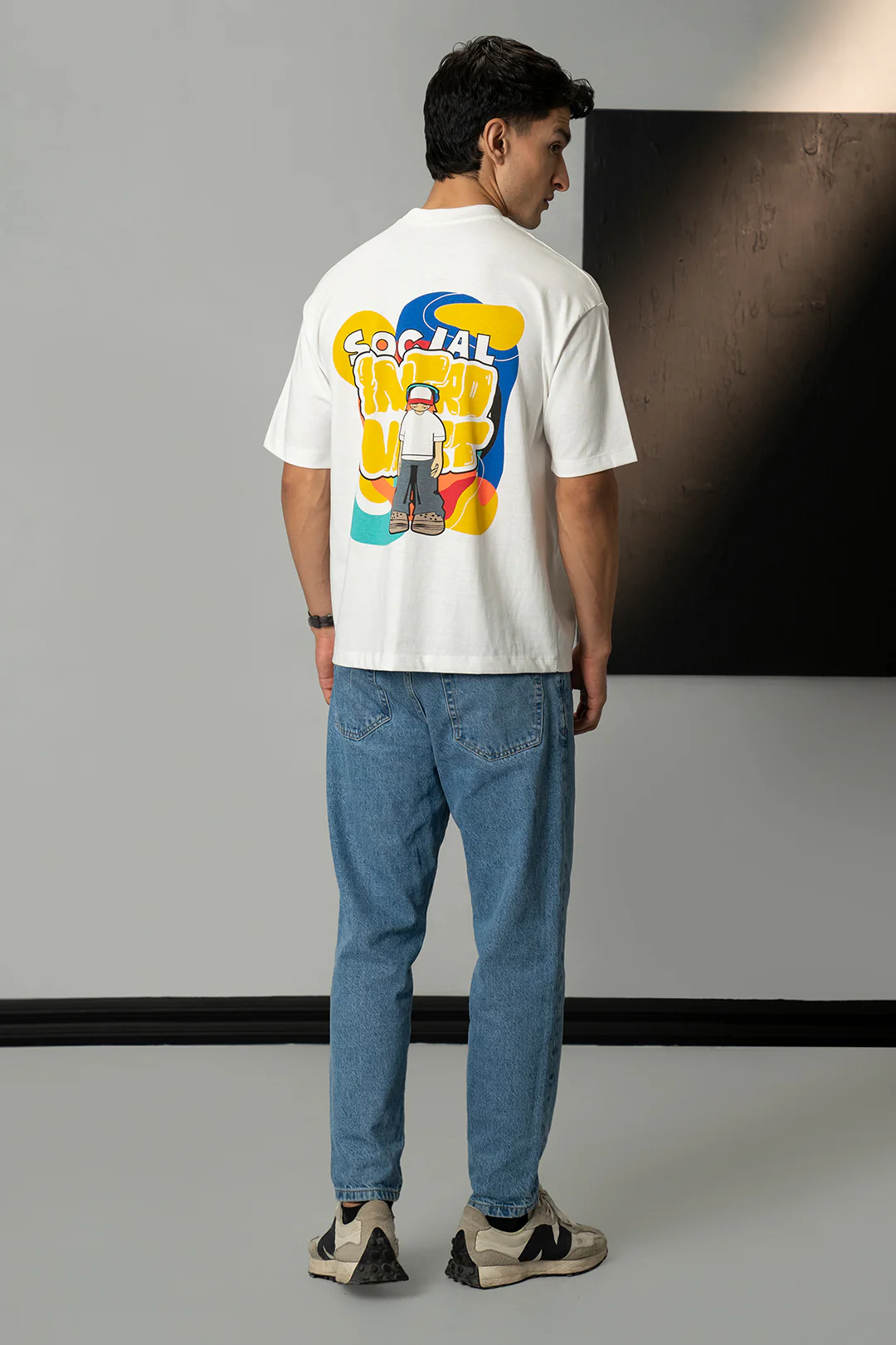 Oversized Graphic T-Shirt - D032 - Image 3